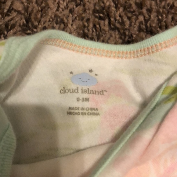 (5) One-piece Outfits - Picture 2 of 9